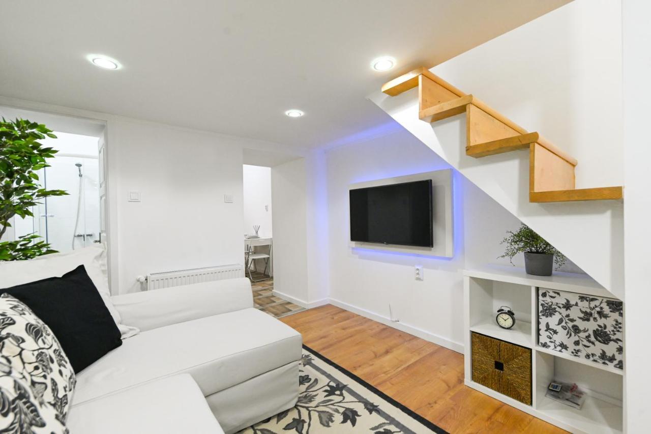 Charming Apartment In Damjanich Str., Lucas Budapest Exterior photo